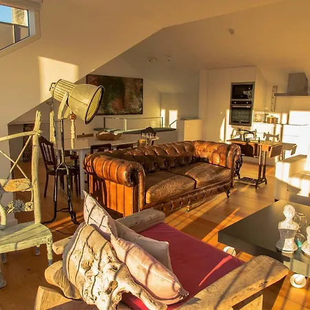 On Royal Attic Lisbona